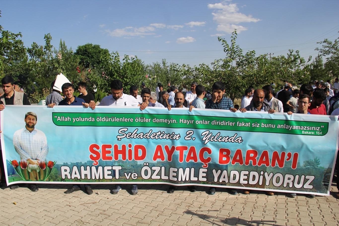 Şehid Aytaç Baran kabri başında anıldı Şehid Aytaç Baran kabri başında anıldı